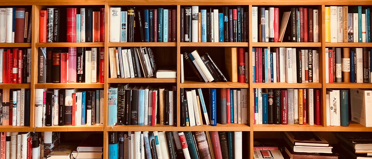 Library & Resource Centre: A vast collection of textbooks, reference books, magazines and digital resources for self-paced learning.